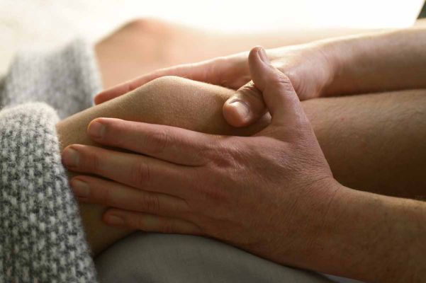 Fasziale Behandlung des Kniegelenks